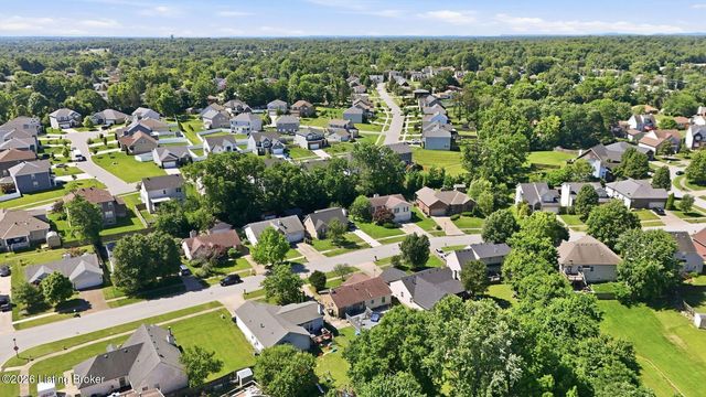 10305 Vantage Rd, Louisville, KY 40299