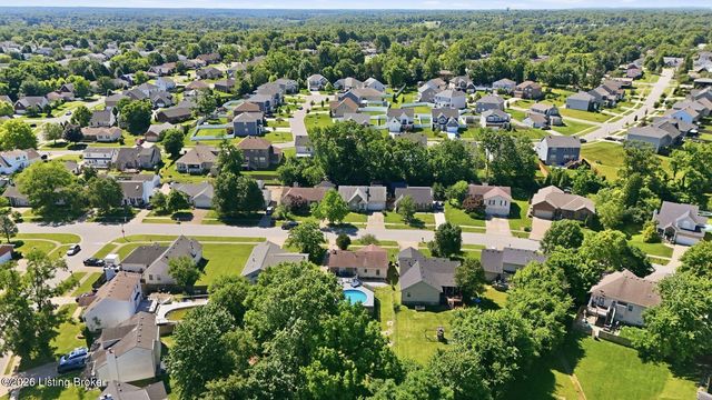 10305 Vantage Rd, Louisville, KY 40299