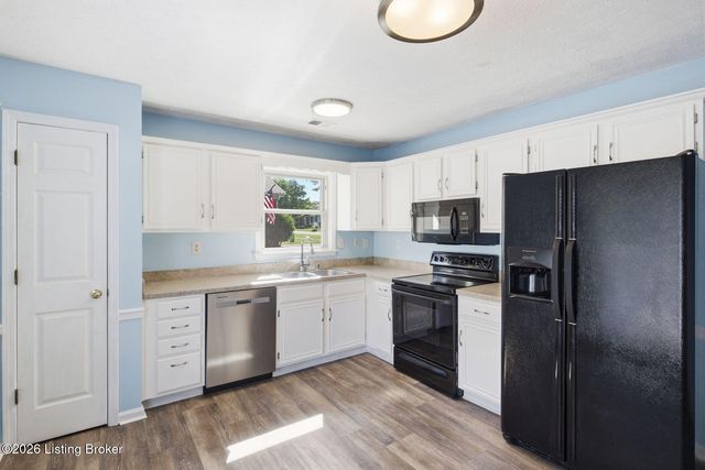 10305 Vantage Rd, Louisville, KY 40299