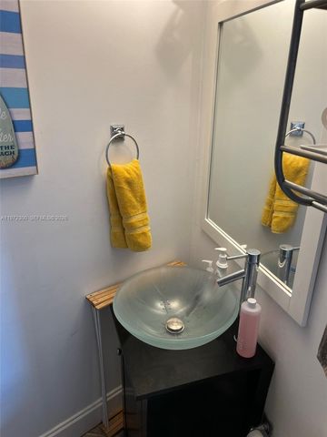 1881 Washington Ave 12E, Miami Beach, FL 33139