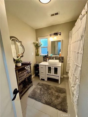 3517 N Mills Avenue, Claremont, CA 91711