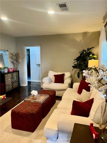 3517 N Mills Avenue, Claremont, CA 91711