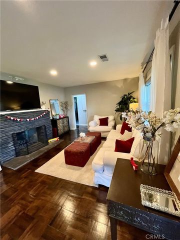 3517 N Mills Avenue, Claremont, CA 91711