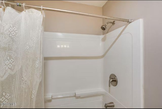 214 Walnut Lane, Guilderland, NY 12159