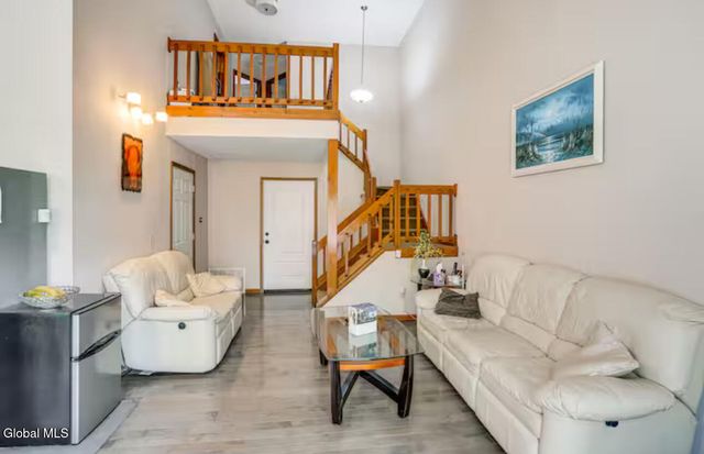 214 Walnut Lane, Guilderland, NY 12159