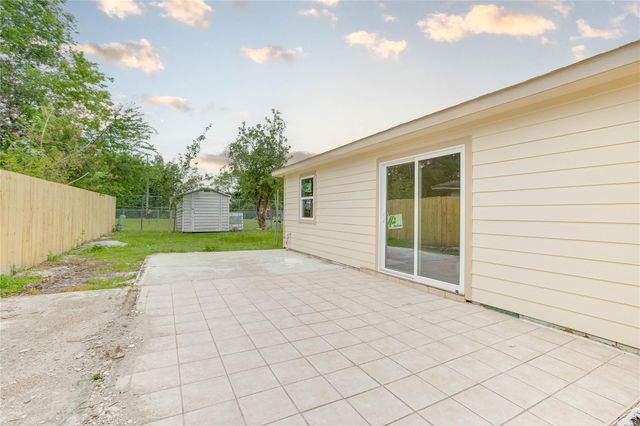 7535 Roaring Springs Drive, Houston, TX 77064