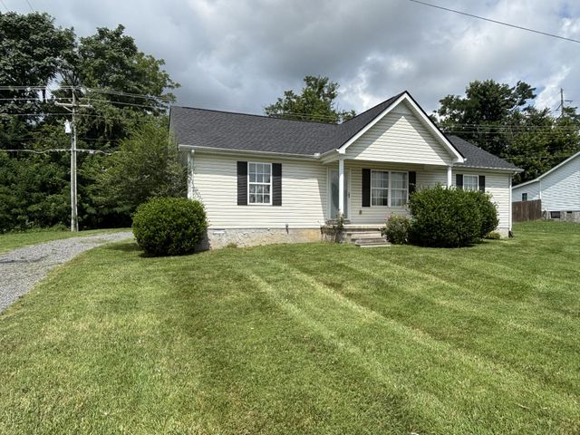 84 Kristen Dr, Lafayette, TN 37083