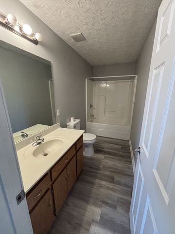 84 Kristen Dr, Lafayette, TN 37083