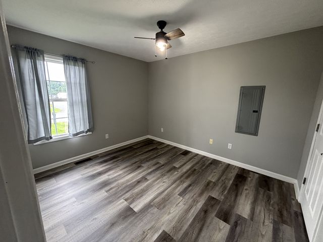84 Kristen Dr, Lafayette, TN 37083