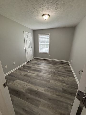 84 Kristen Dr, Lafayette, TN 37083