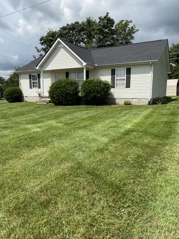 84 Kristen Dr, Lafayette, TN 37083