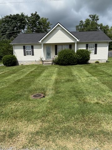 84 Kristen Dr, Lafayette, TN 37083