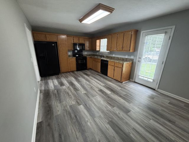 84 Kristen Dr, Lafayette, TN 37083