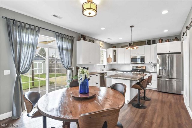 3606 Walter Road, North Olmsted, OH 44070