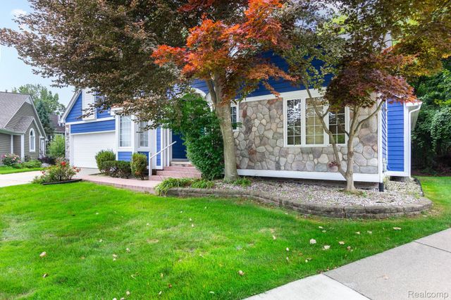3387 Henley Court, Rochester Hills, MI 48309
