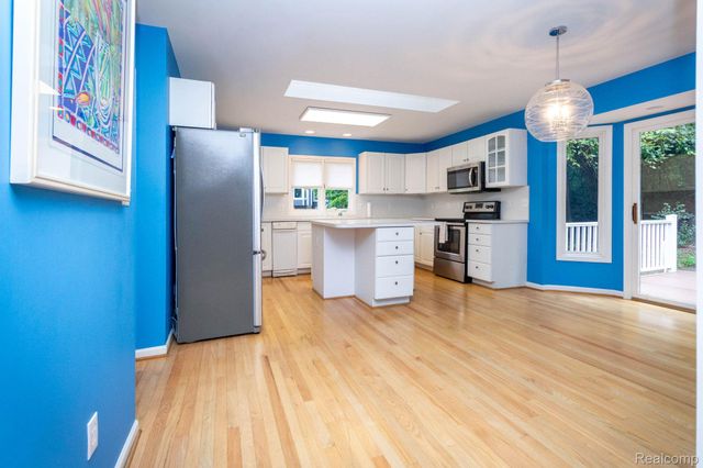 3387 Henley Court, Rochester Hills, MI 48309