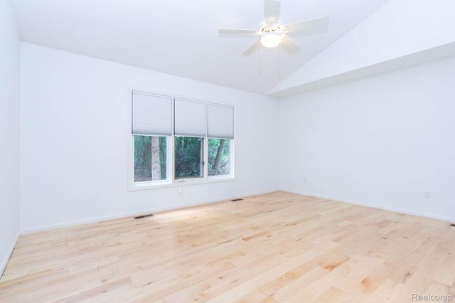 3387 Henley Court, Rochester Hills, MI 48309