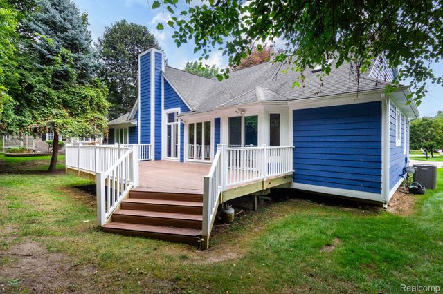 3387 Henley Court, Rochester Hills, MI 48309