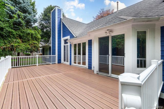 3387 Henley Court, Rochester Hills, MI 48309