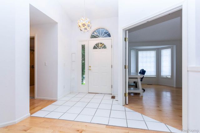 3387 Henley Court, Rochester Hills, MI 48309