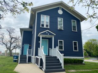 86 N 4th Street 2, Aurora, IL 60505