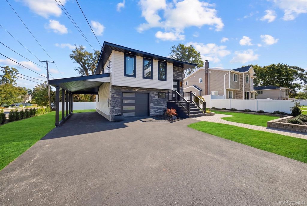103 W 2nd Street, Ronkonkoma, NY 11779 — photo 2