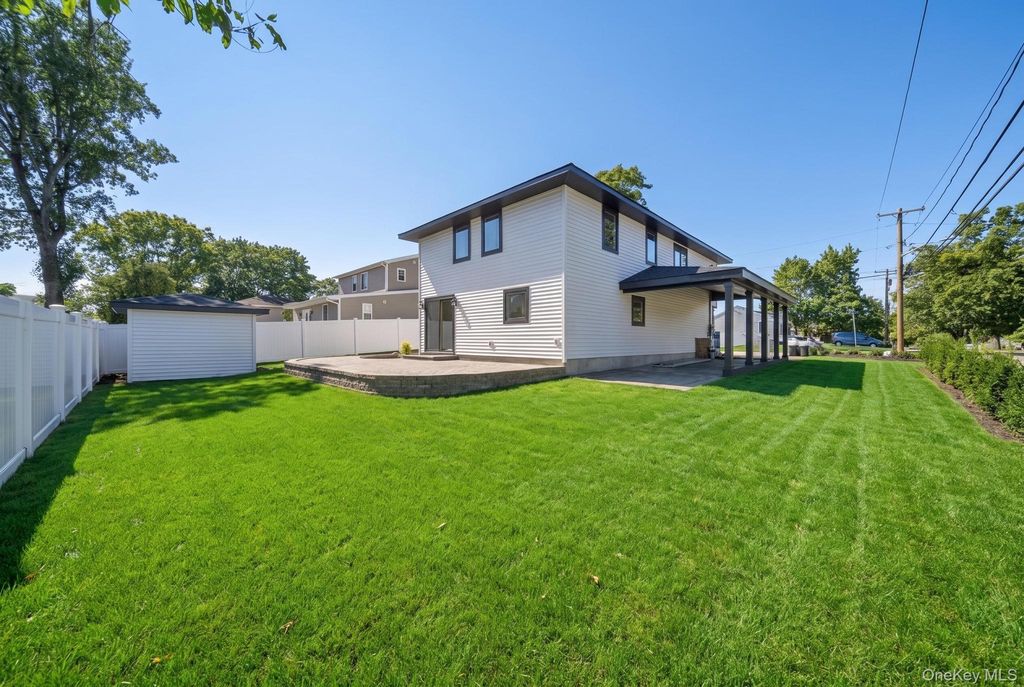 103 W 2nd Street, Ronkonkoma, NY 11779 — photo 5