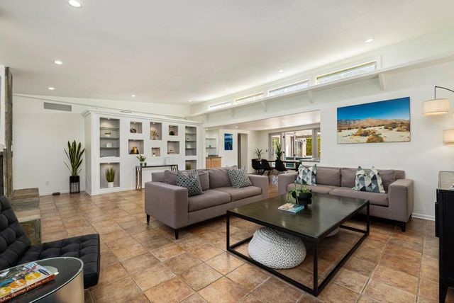 1090 S Calle De Maria, Palm Springs, CA 92264