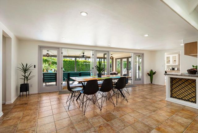 1090 S Calle De Maria, Palm Springs, CA 92264