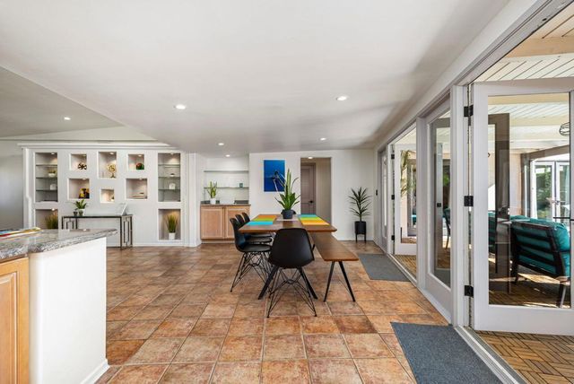 1090 S Calle De Maria, Palm Springs, CA 92264