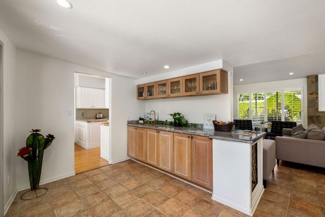 1090 S Calle De Maria, Palm Springs, CA 92264