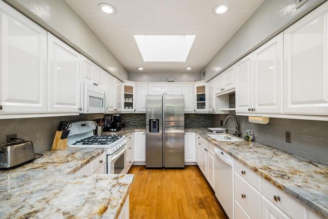 1090 S Calle De Maria, Palm Springs, CA 92264