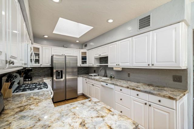 1090 S Calle De Maria, Palm Springs, CA 92264