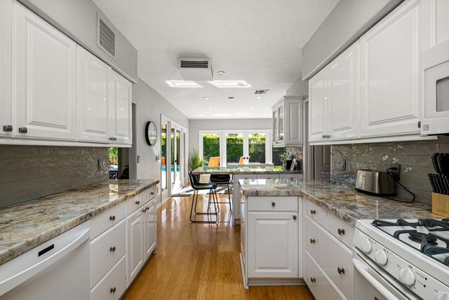 1090 S Calle De Maria, Palm Springs, CA 92264