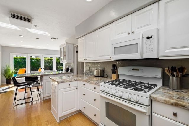 1090 S Calle De Maria, Palm Springs, CA 92264