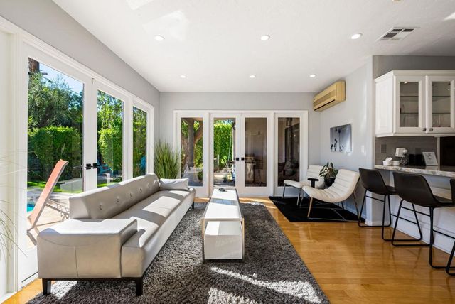 1090 S Calle De Maria, Palm Springs, CA 92264