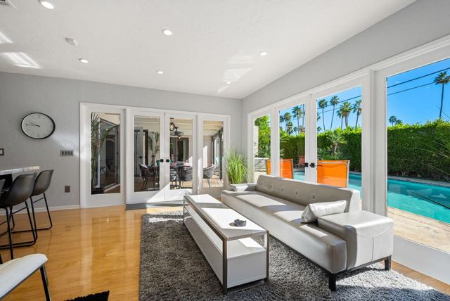 1090 S Calle De Maria, Palm Springs, CA 92264