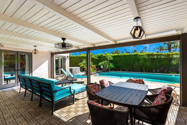 1090 S Calle De Maria, Palm Springs, CA 92264