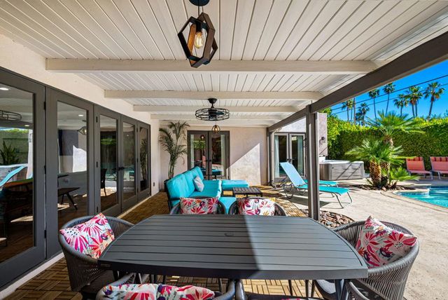 1090 S Calle De Maria, Palm Springs, CA 92264