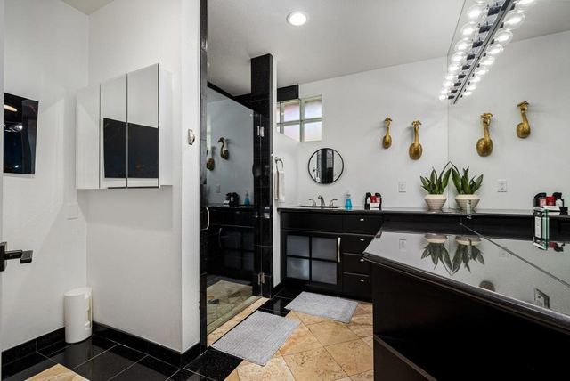 1090 S Calle De Maria, Palm Springs, CA 92264