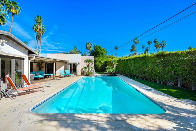 1090 S Calle De Maria, Palm Springs, CA 92264