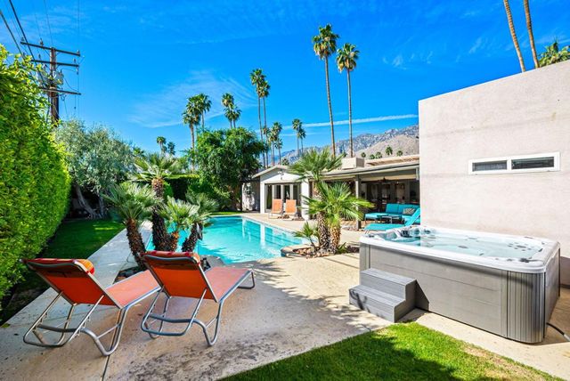 1090 S Calle De Maria, Palm Springs, CA 92264