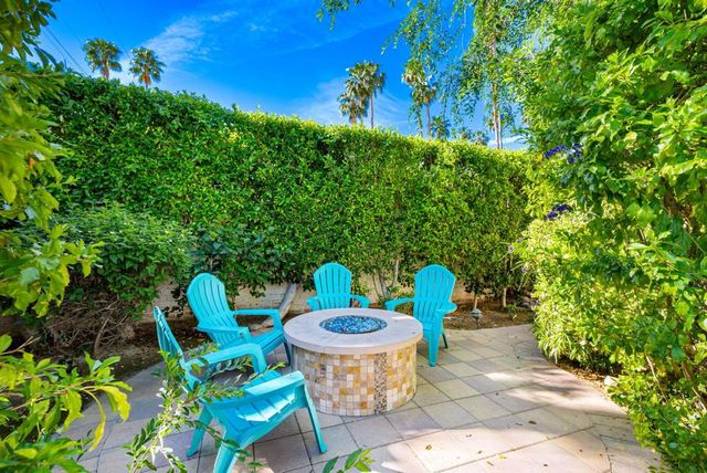 1090 S Calle De Maria, Palm Springs, CA 92264