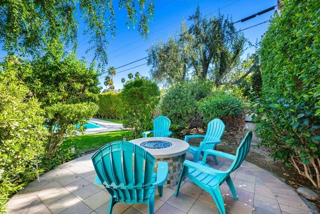 1090 S Calle De Maria, Palm Springs, CA 92264