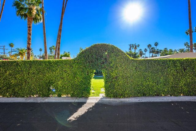 1090 S Calle De Maria, Palm Springs, CA 92264