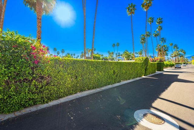 1090 S Calle De Maria, Palm Springs, CA 92264