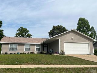 4608 Centerpointe Dr, Pensacola, FL 32504