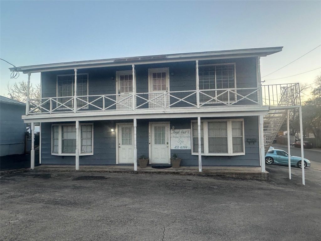 1511 W North Loop BLVD, Austin, TX 78756