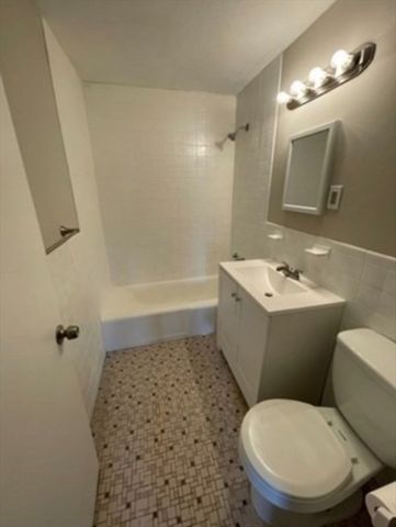 45 Mccoba St. 64, Revere, MA 02151