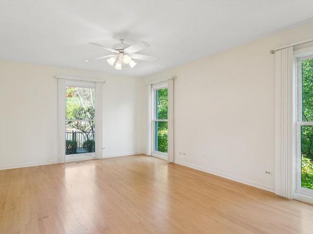 205 Bradford Court, Lake Bluff, IL 60044